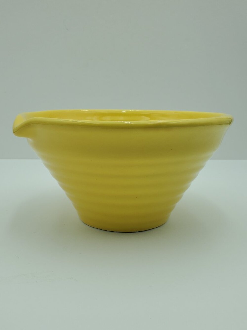 Yellow Beehive Batter Bowl Ribbed Yellow Gold Mixing Bowl with Spout